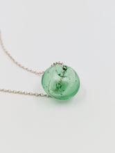 Charger l'image dans la galerie, Collier apesanteur vert