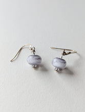 Charger l'image dans la galerie, Boucles d'oreille mauve d'un soir
