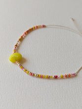 Charger l'image dans la galerie, Coquillage d'été version perlée - jaune
